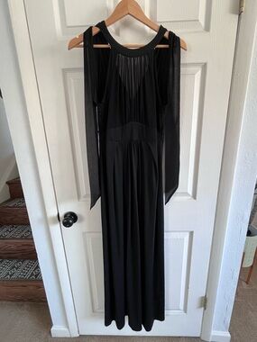 Elegant Black Sleeveless Maxi Dress with Sheer Detail